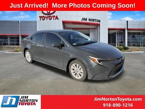 Used 2024 Toyota Corolla XLE FWD image 1