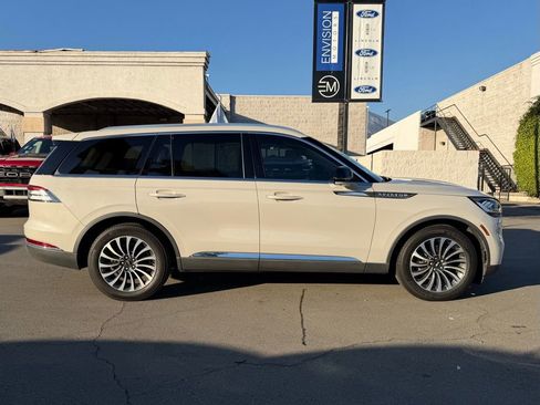 Used 2023 Lincoln Aviator Reserve image 9