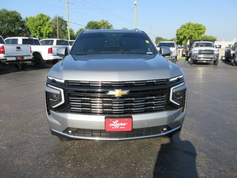 Certified 2025 Chevrolet Tahoe High Country AWD/4WD image 13
