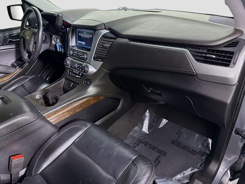 Used 2019 Chevrolet Suburban LT AWD/4WD image 28
