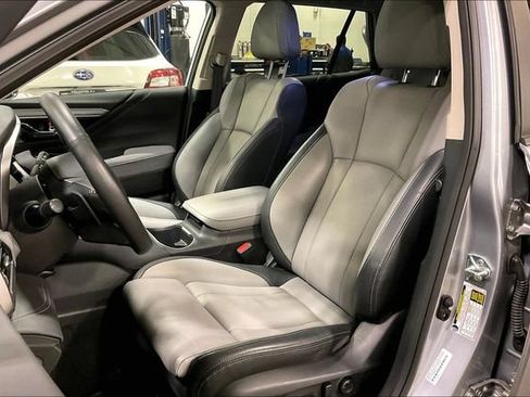 Used 2025 Subaru Outback Limited AWD/4WD image 25
