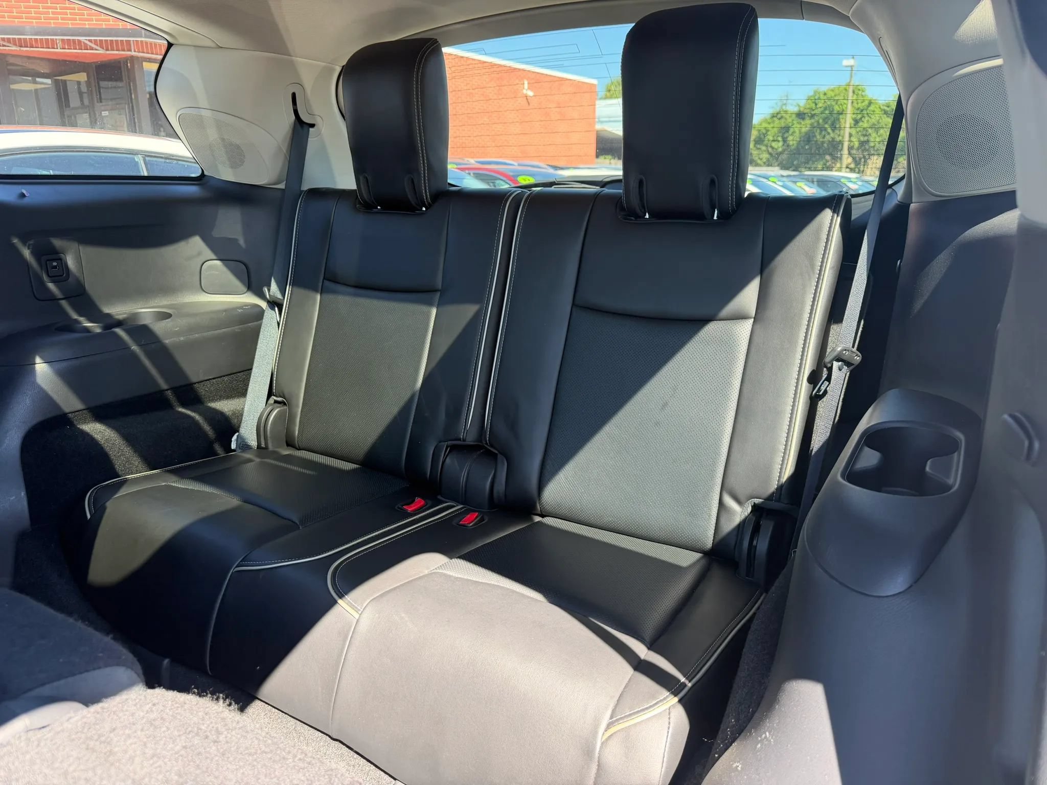 Used 2016 INFINITI QX60 Luxe w/ Deluxe Technology Package AWD/4WD image 17