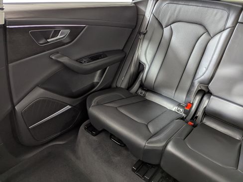 Used 2022 Audi Q8 Prestige image 12