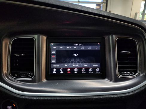 Used 2021 Dodge Charger SXT w/ Leather Interior Group image 31