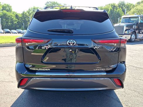 Used 2024 Toyota Highlander Limited AWD/4WD image 24