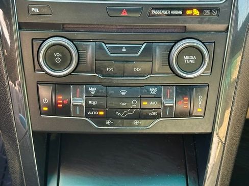 Used 2017 Ford Explorer XLT w/ Equipment Group 202A image 29