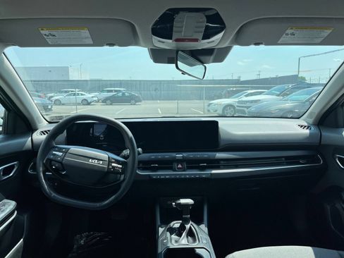 Used 2025 Kia K4 FWD image 28