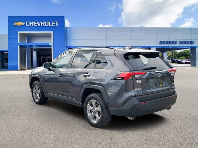 Used 2025 Toyota RAV4 XLE w/ Convenience Package FWD image 4