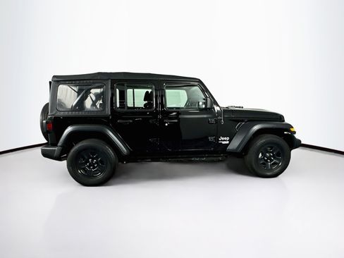 Used 2018 Jeep Wrangler Unlimited Sport AWD/4WD image 10