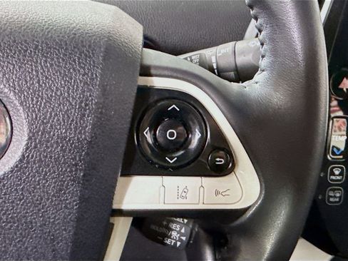 Used 2017 Toyota Prius Prime Premium image 19