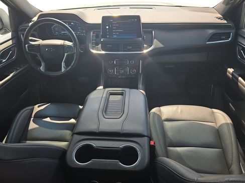 Used 2022 Chevrolet Tahoe Z71 w/ Z71 Off-Road Package AWD/4WD image 9