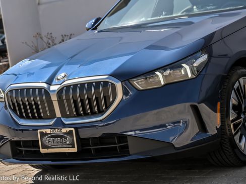 Used 2026 BMW 530i xDrive image 5