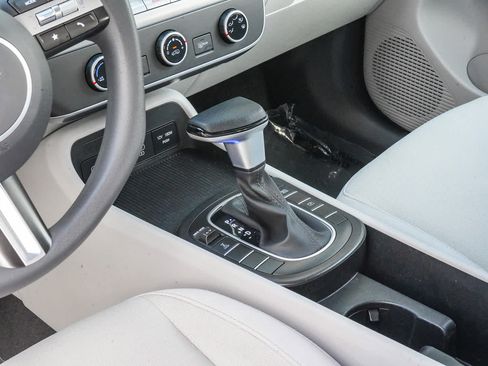 Used 2024 Hyundai Kona SE AWD/4WD image 19