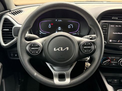 Used 2025 Kia Soul LX w/ LX Technology Package image 28