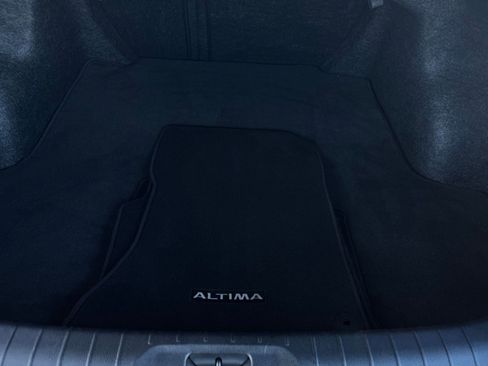 Used 2025 Nissan Altima 2.5 SV image 32