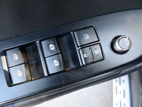 Used 2015 Toyota Highlander XLE FWD image 29