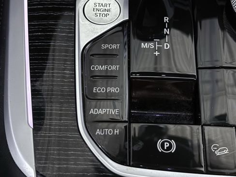 Used 2022 BMW X7 M50i image 51