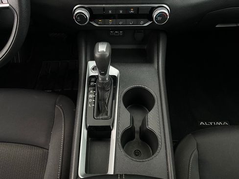 Used 2025 Nissan Altima 2.5 SV image 15