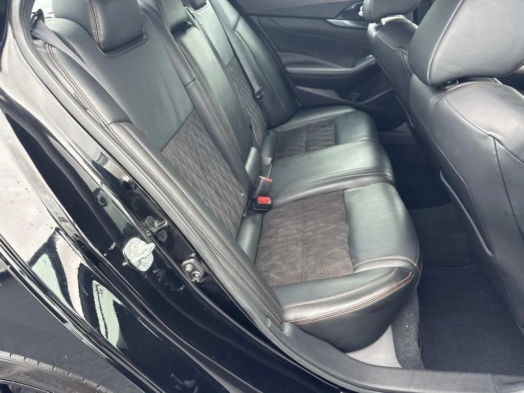Used 2022 Nissan Maxima SR w/ Sport Mat Group FWD image 21