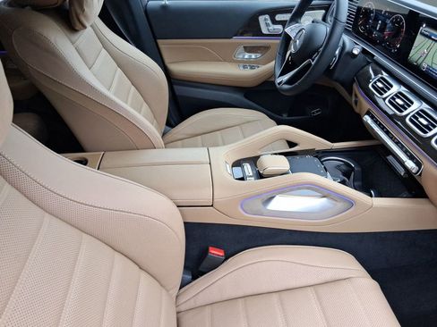 Used 2025 Mercedes-Benz GLS 450 4MATIC image 32