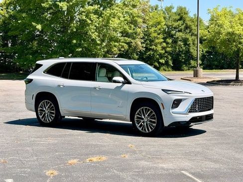 Used 2026 Buick Enclave Avenir w/ Super Cruise Package FWD image 10