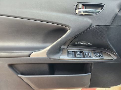 Used 2013 Lexus IS 250C w/ Luxury Pkg RWD image 22