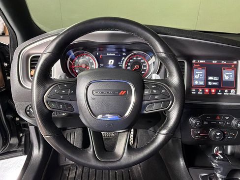 Used 2022 Dodge Charger Scat Pack w/ Harman/Kardon Audio Group RWD image 17