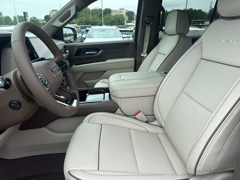 New 2026 GMC Yukon Denali w/ LPO, Floor Liner Package AWD/4WD image 5
