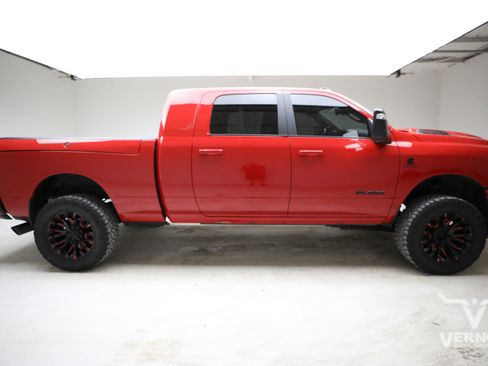 Used 2024 RAM 2500 Laramie w/ Night Edition AWD/4WD image 5