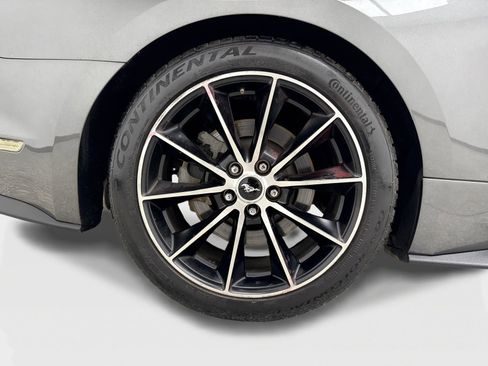 Used 2018 Ford Mustang GT Premium w/ Black Accent Package RWD image 44