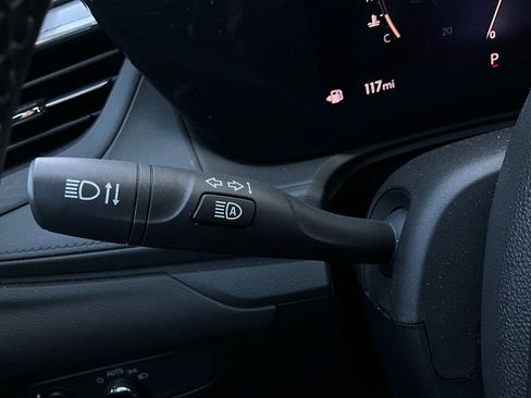 Used 2025 Buick Encore GX Preferred image 34