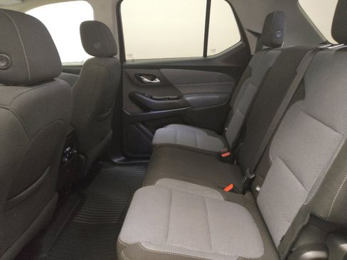 Used 2018 Chevrolet Traverse LT FWD image 18