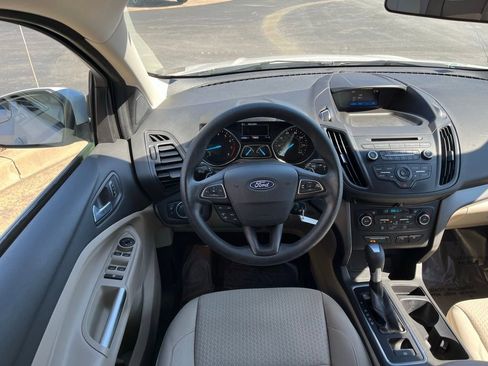 Used 2017 Ford Escape SE image 8