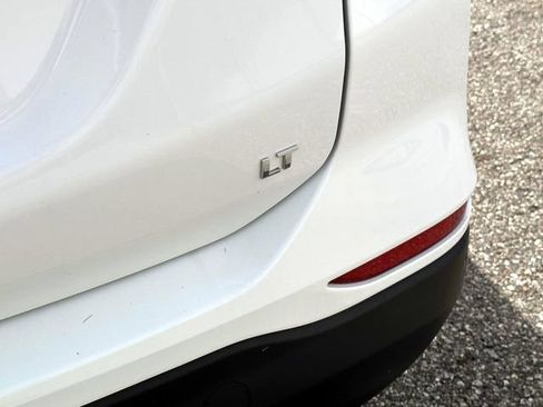 Certified 2022 Chevrolet Equinox LT FWD image 12