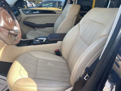 Used 2017 Mercedes-Benz GLS 450 4MATIC image 10