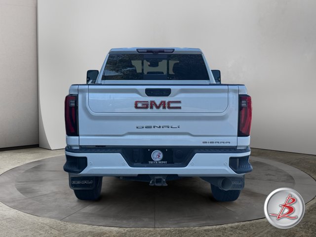 Used 2024 GMC Sierra 2500 Denali w/ Technology Package AWD/4WD image 6