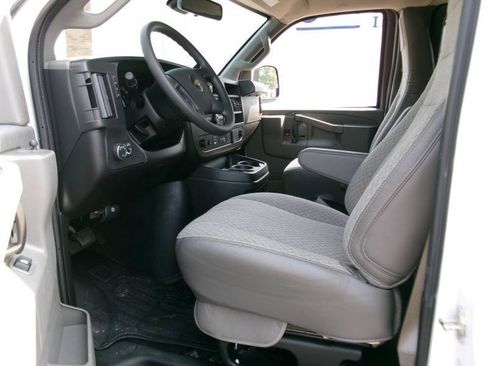 Used 2025 Chevrolet Express 3500 LT w/ LT Preferred Equipment Group RWD image 10