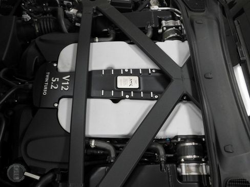 Used 2020 Aston Martin DB11 AMR image 23