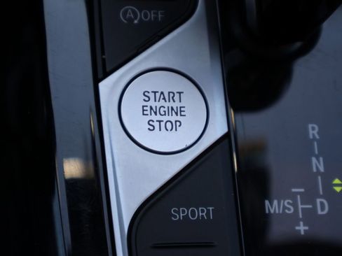 New 2026 Volkswagen Taos SE image 44