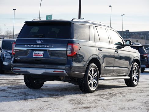 Used 2022 Ford Expedition Limited image 3