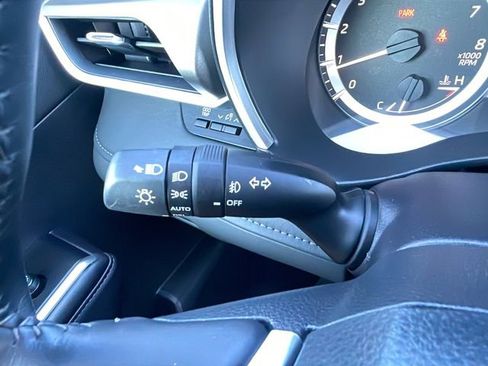 Used 2025 Toyota Highlander XLE image 23