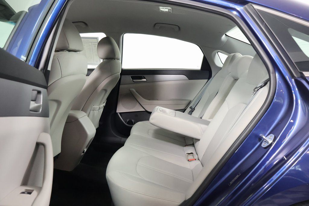 Used 2018 Hyundai Sonata SE FWD image 11