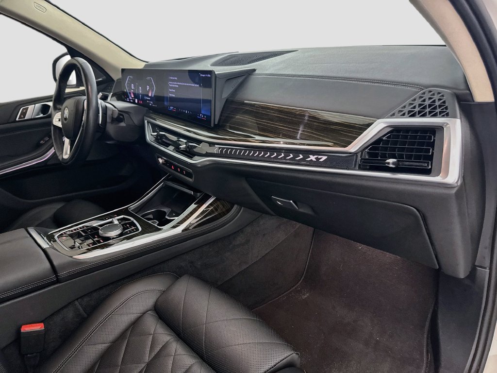 Used 2024 BMW X7 xDrive40i AWD/4WD image 33