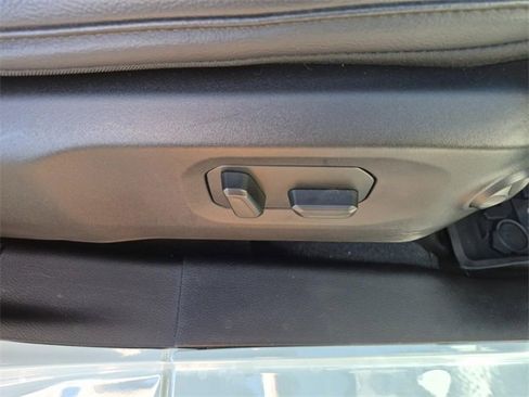 Used 2024 Jeep Wrangler Sahara image 14