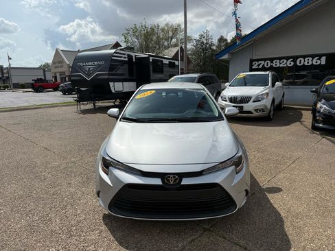 Used 2024 Toyota Corolla LE w/ LE Convenience Package image 2