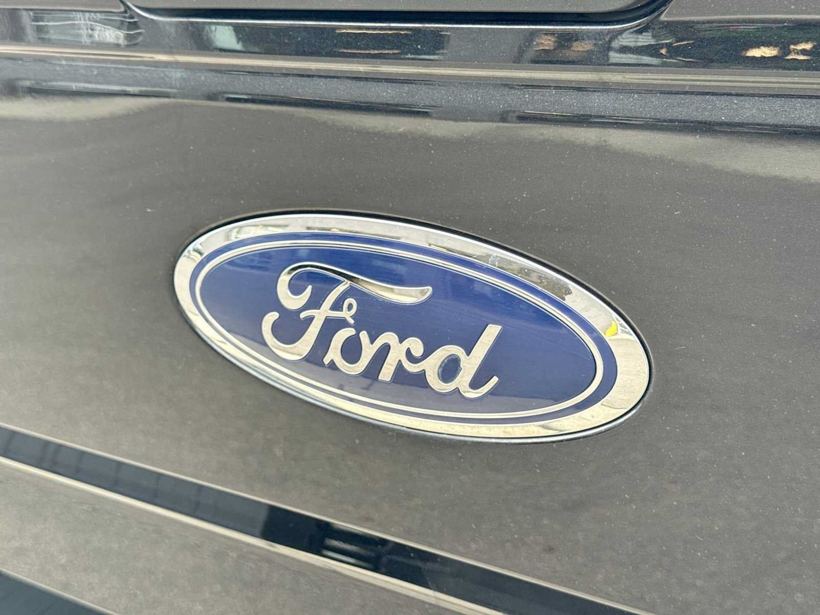 Used 2015 Ford F150 XLT w/ Equipment Group 302A Luxury AWD/4WD image 11
