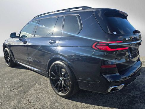 Used 2023 BMW X7 xDrive40i w/ M Sport Package image 3