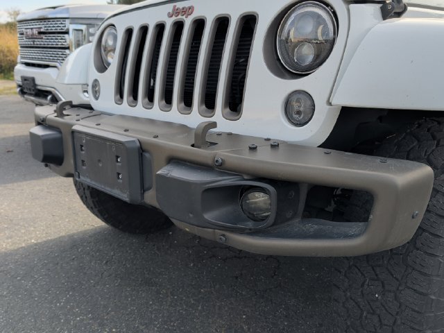 Used 2017 Jeep Wrangler Unlimited Sahara AWD/4WD image 2