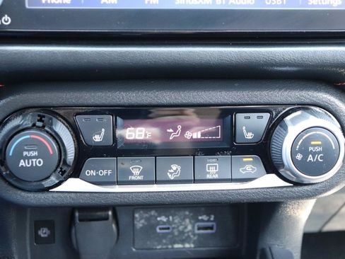 Used 2024 Nissan Versa SR FWD image 31