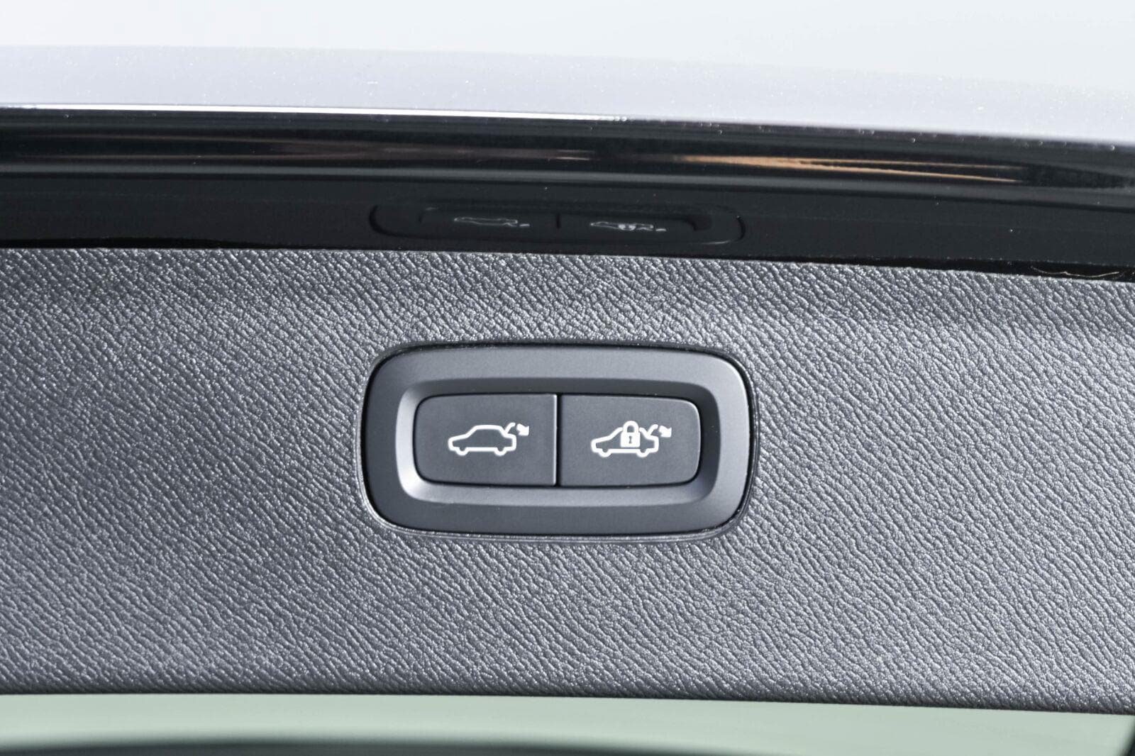 Certified 2024 Volvo XC90 B6 Ultimate w/ Protection Package AWD/4WD image 33